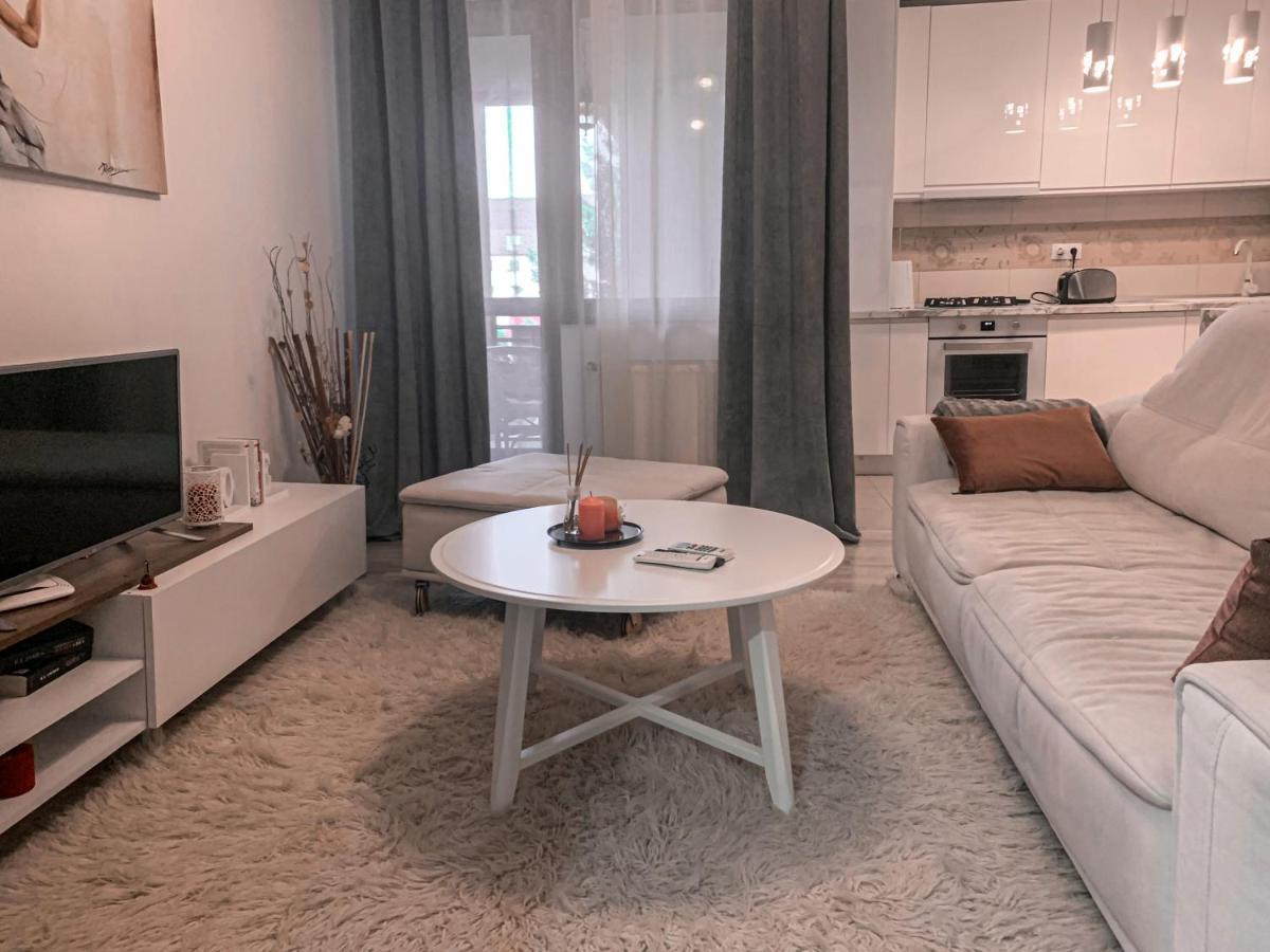 Apartment 2 Rooms Luxury Bukarest Kültér fotó