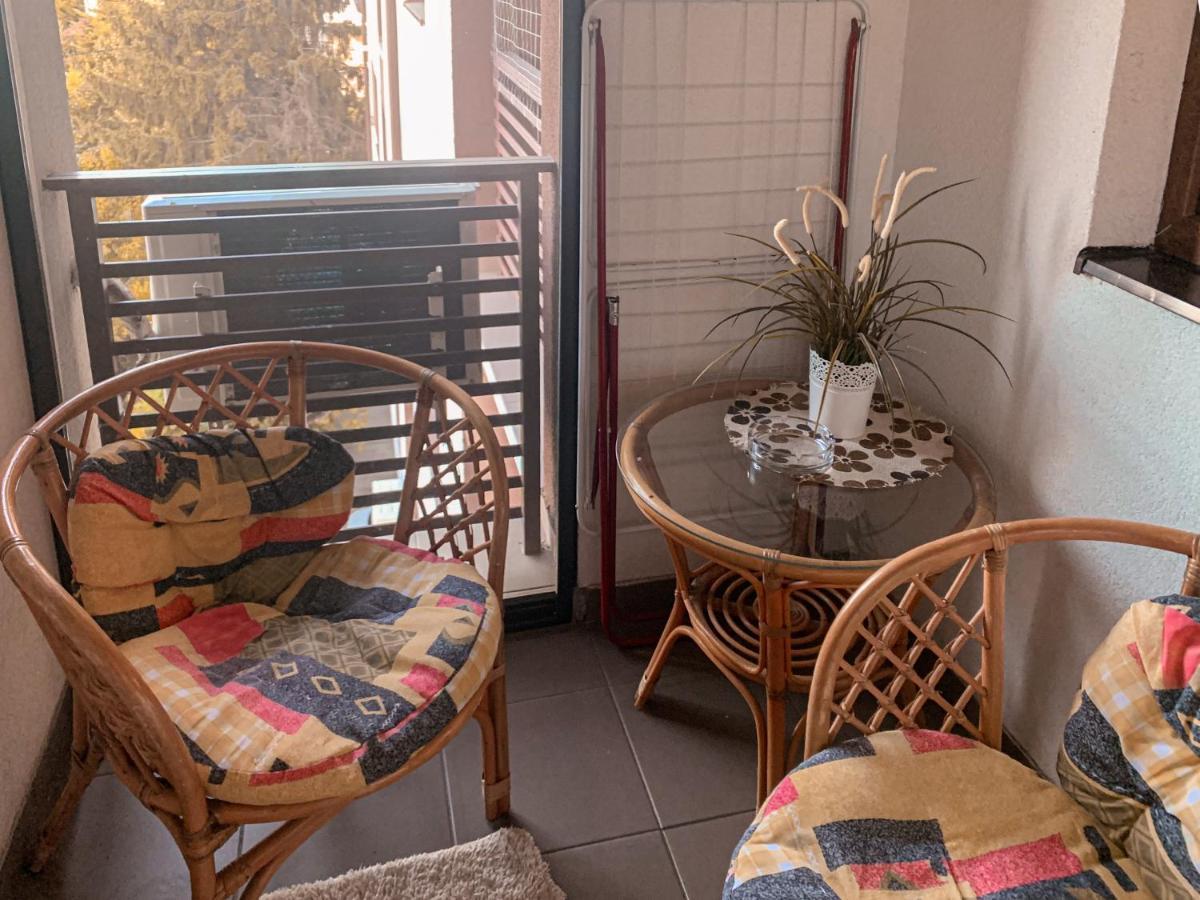 Apartment 2 Rooms Luxury Bukarest Kültér fotó